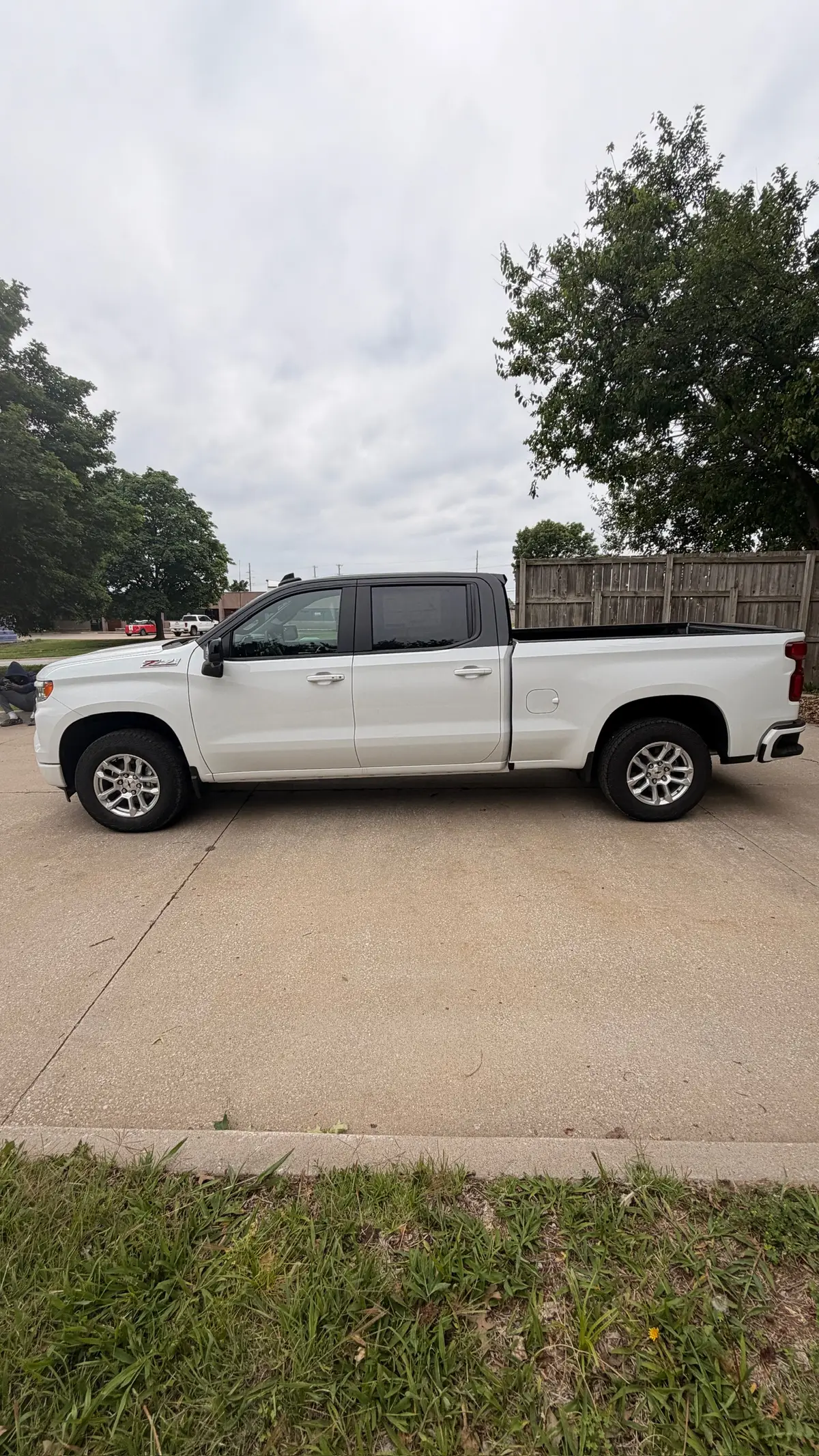 Chevrolet Silverado 1500 tuxedo wrap
