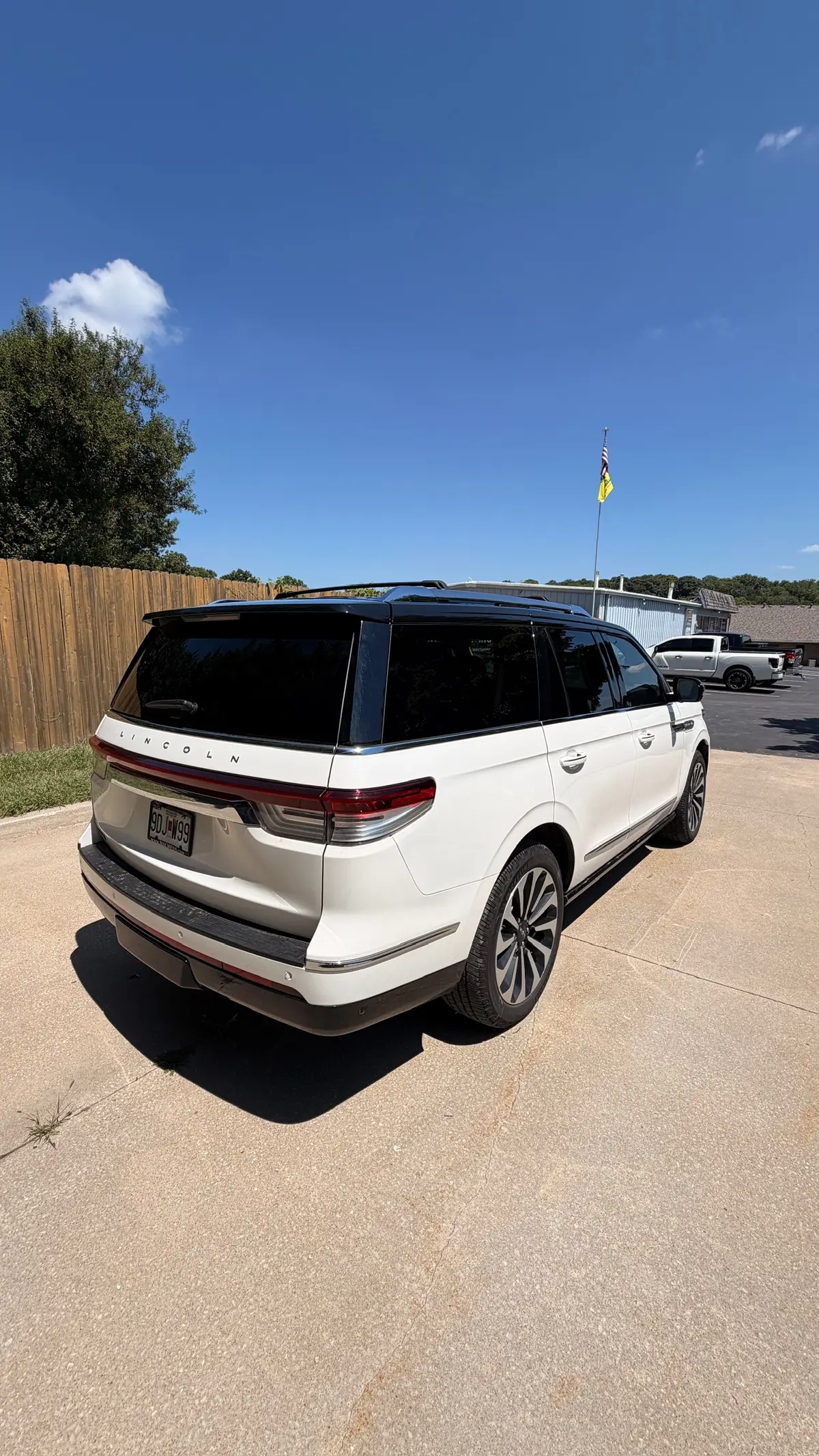 Lincoln Navigator tuxedo wrap